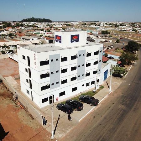 Bravo City Hotel Campo Verde Extérieur photo